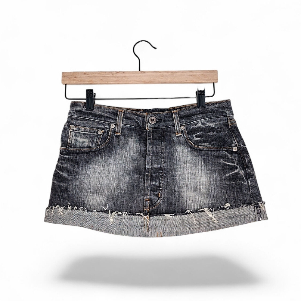 Chip & Pepper Y2K Vintage Distressed Denim Mini Skirt in Washed Black Size 26
